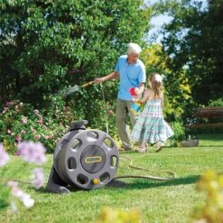 Hozelock Compact Reel With 25m Multi-purpose Hose & Nozzle -Outdoor Garden Care 1065586 3