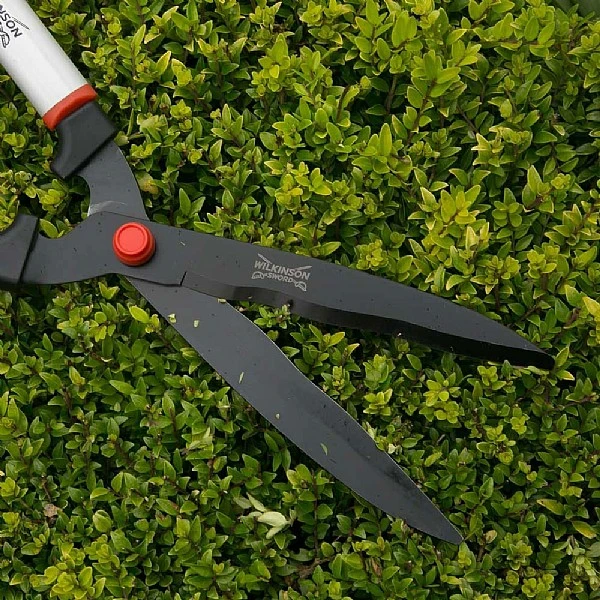 Wilkinson Sword Wavy Blade Hedge Shears 4 Wilkinson Sword Wavy Blade Hedge Shears - Image 2