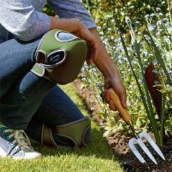 Burgon & Ball Moss Kneelo® Knee Pads 7 Burgon & Ball Moss Kneelo® Knee Pads -Outdoor Garden Care 1171507 3
