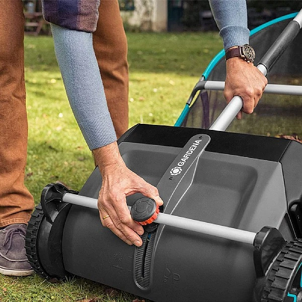 Gardena Leaf & Grass Collector 5 Gardena Leaf & Grass Collector - Image 3