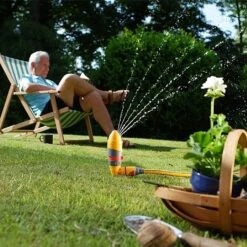 Hozelock Round Sprinkler Plus 314sqm -Outdoor Garden Care 582459 1